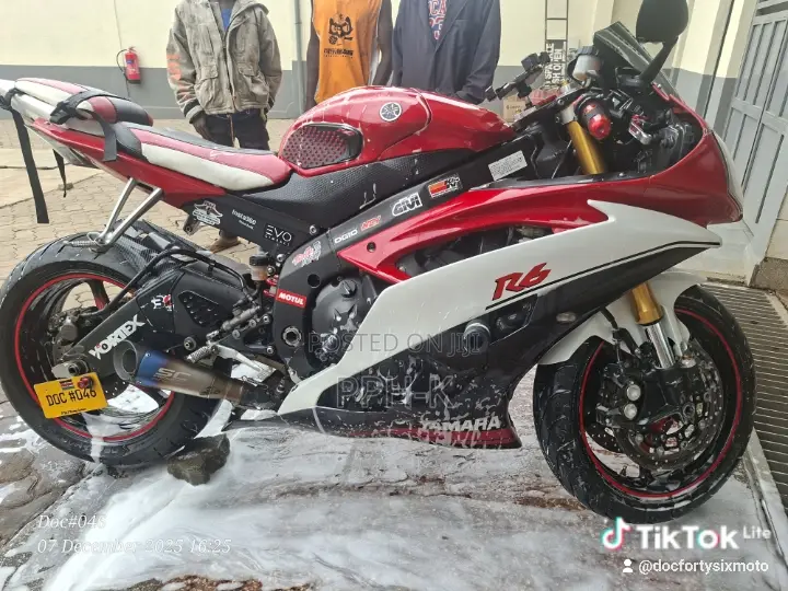 Yamaha R6 2014 Red