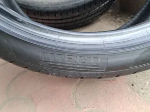 285/35r22 Pirelli