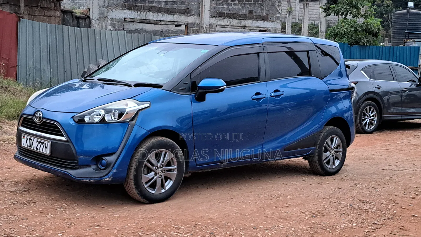 Toyota Sienta 2015 Blue