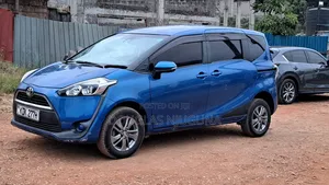 Toyota Sienta 2015 Blue