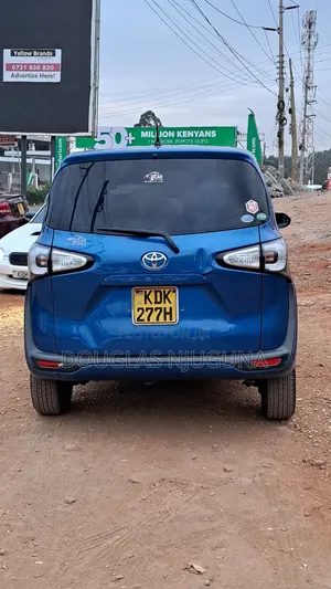 Toyota Sienta 2015 Blue
