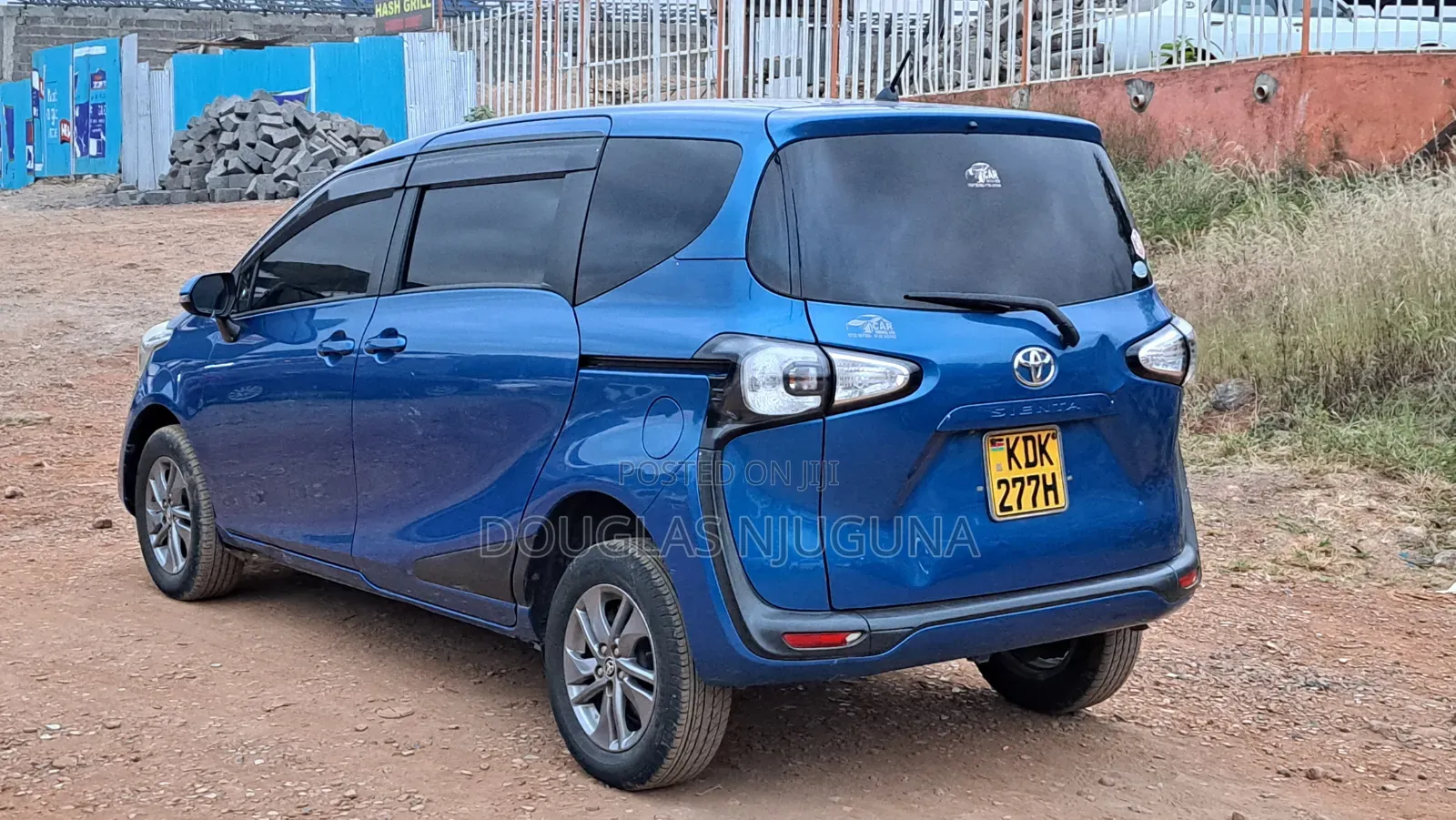 Toyota Sienta 2015 Blue