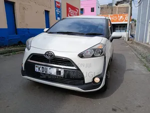Toyota Sienta 2020 White