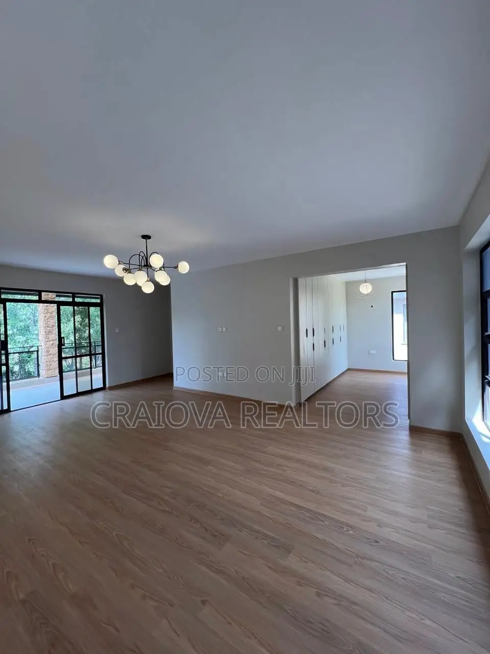 5bdrm Villa in Hardy for sale