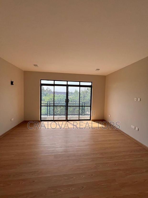 5bdrm Villa in Hardy for sale - thumbnail 9