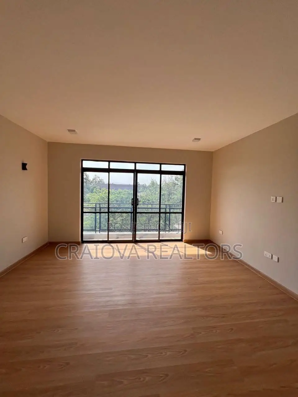 5bdrm Villa in Hardy for sale