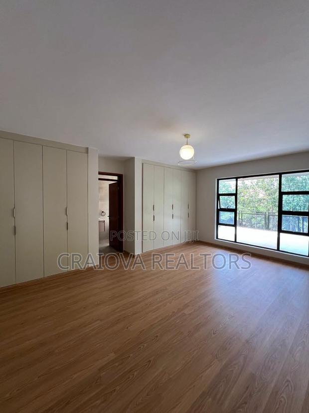5bdrm Villa in Hardy for sale - thumbnail 8