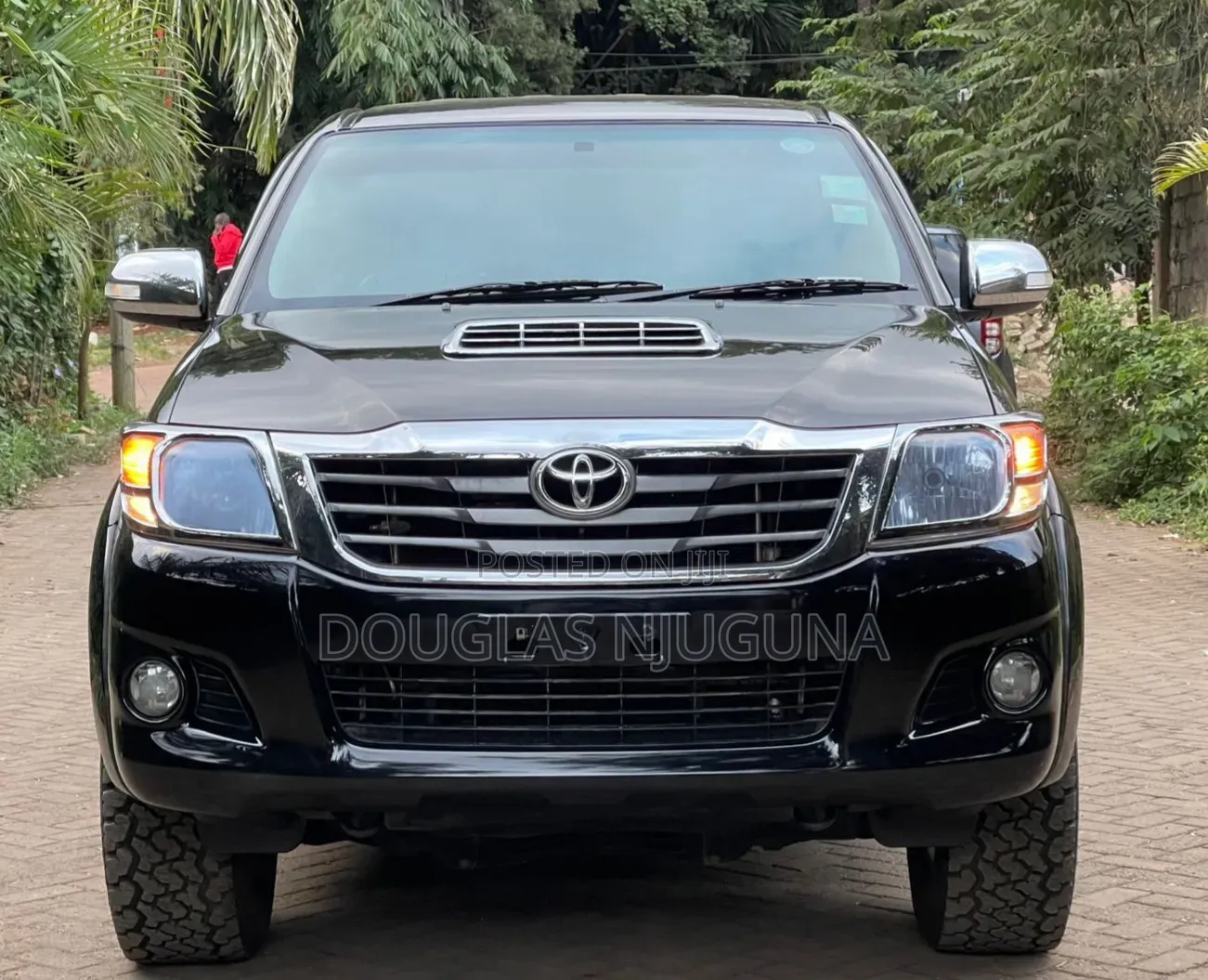 Toyota Hilux 2016 Black
