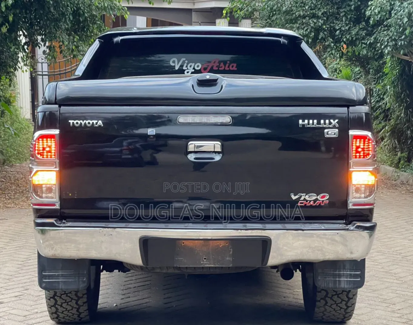 Toyota Hilux 2016 Black
