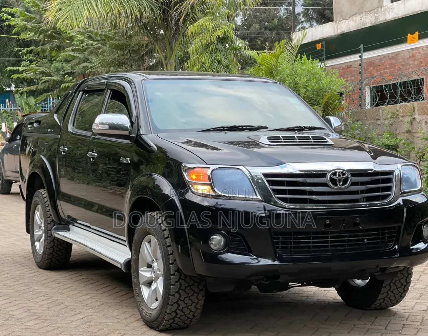 Toyota Hilux 2016 Black