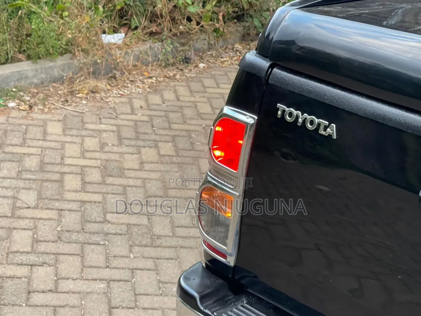 Toyota Hilux 2016 Black