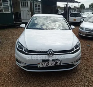 Volkswagen Golf TSI S FWD 2018 White