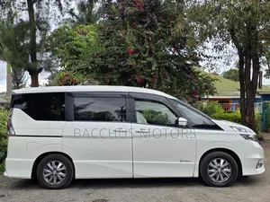 Nissan Serena 2019 White