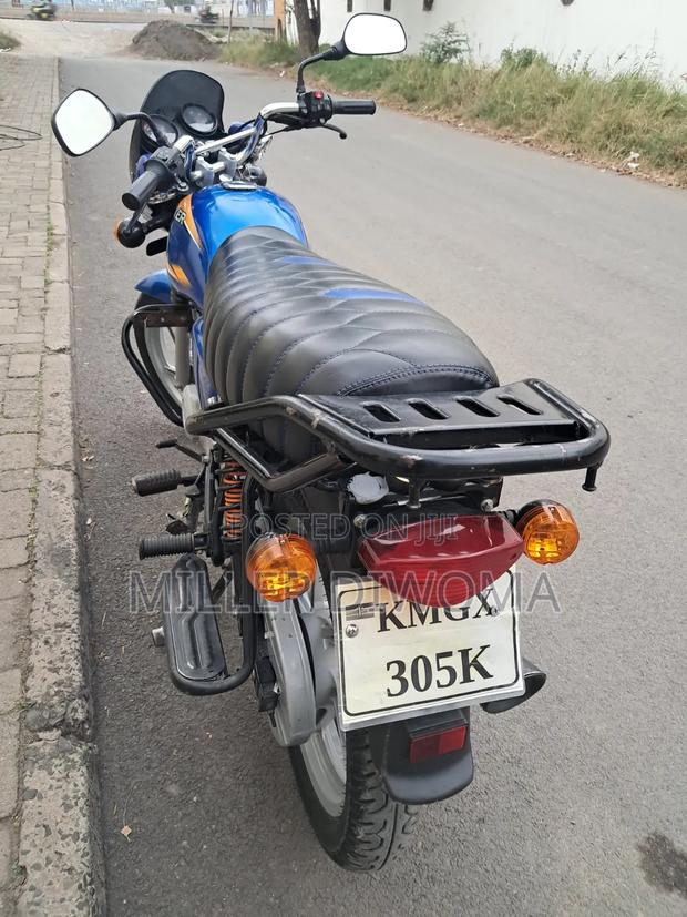 Bajaj Boxer 125 2025 Blue
