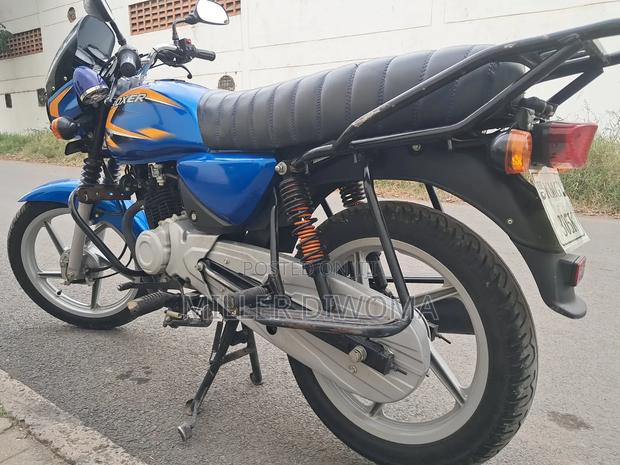 Bajaj Boxer 125 2025 Blue - thumbnail 3
