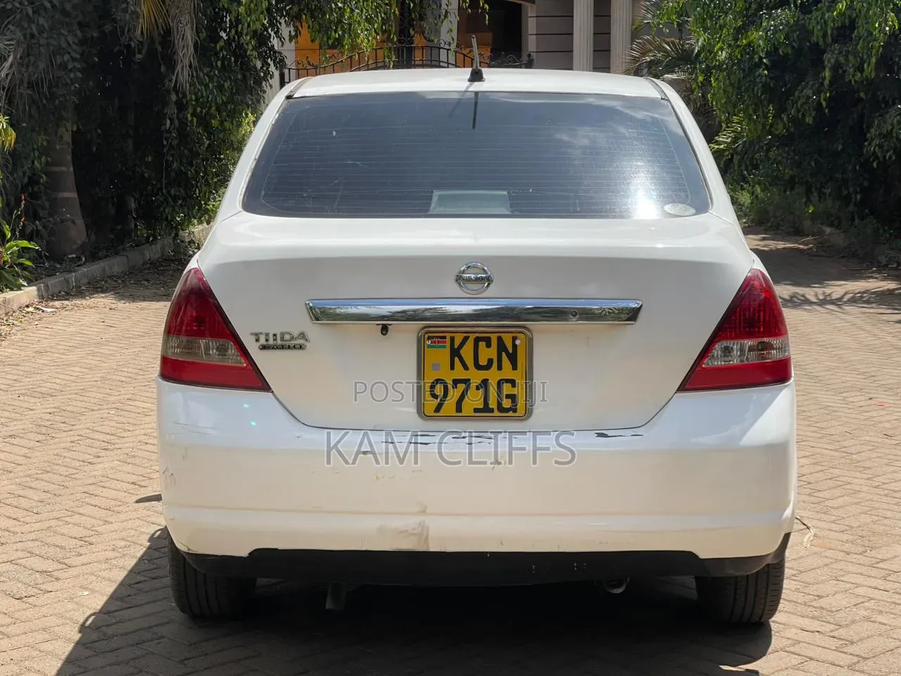 Nissan Tiida 2011 White