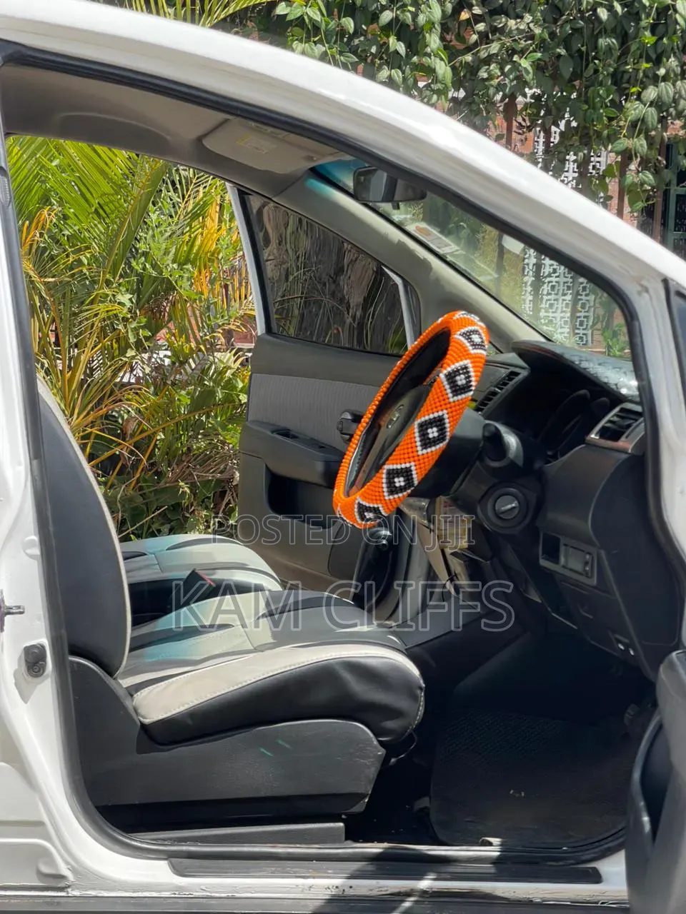 Nissan Tiida 2011 White