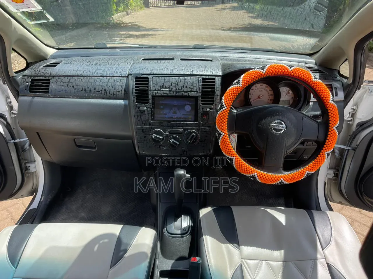 Nissan Tiida 2011 White