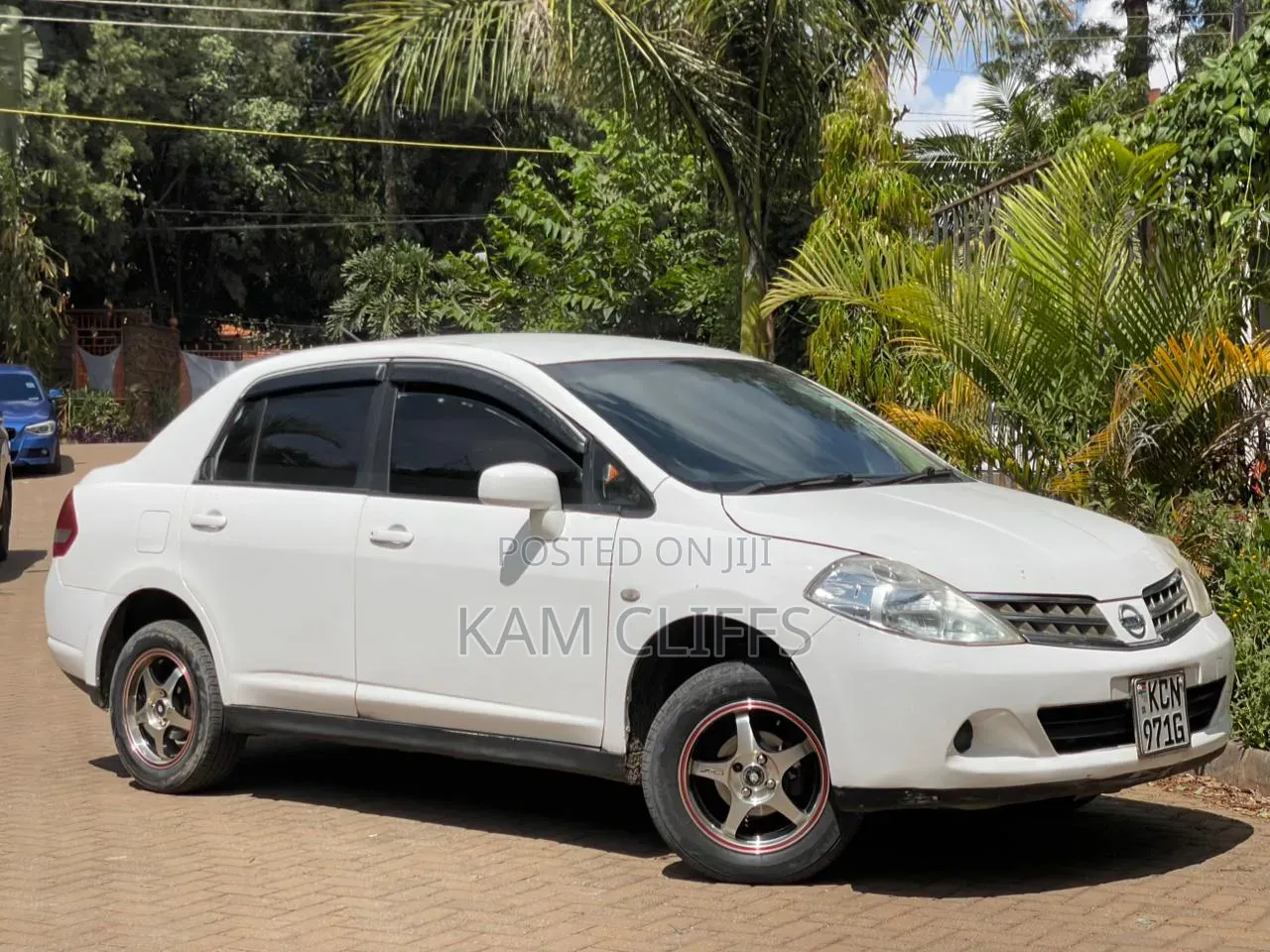 Nissan Tiida 2011 White