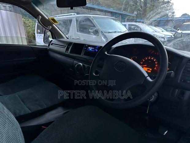 Toyota HiAce 2019 White