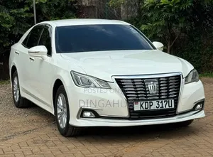 Toyota Crown 2017 White