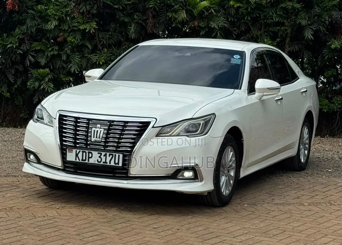 Toyota Crown 2017 White
