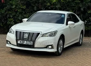 Toyota Crown 2017 White