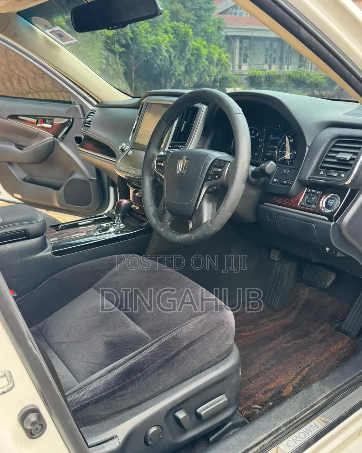 Toyota Crown 2017 White