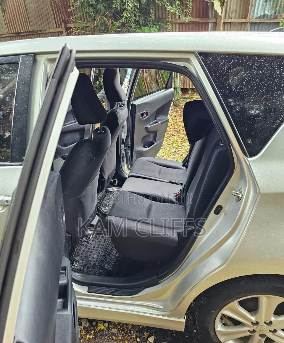 Subaru Trezia 2011 Silver