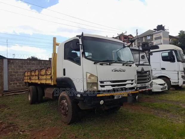Isuzu FVR 2022 Model Low Bed - thumbnail 2