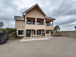 5bdrm Maisonette in Nkoroi for sale