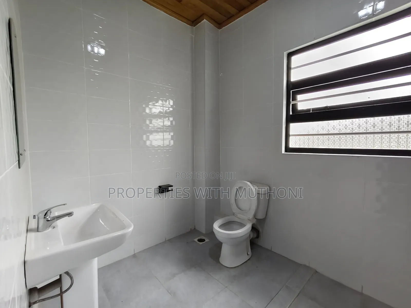 5bdrm Maisonette in Nkoroi for sale