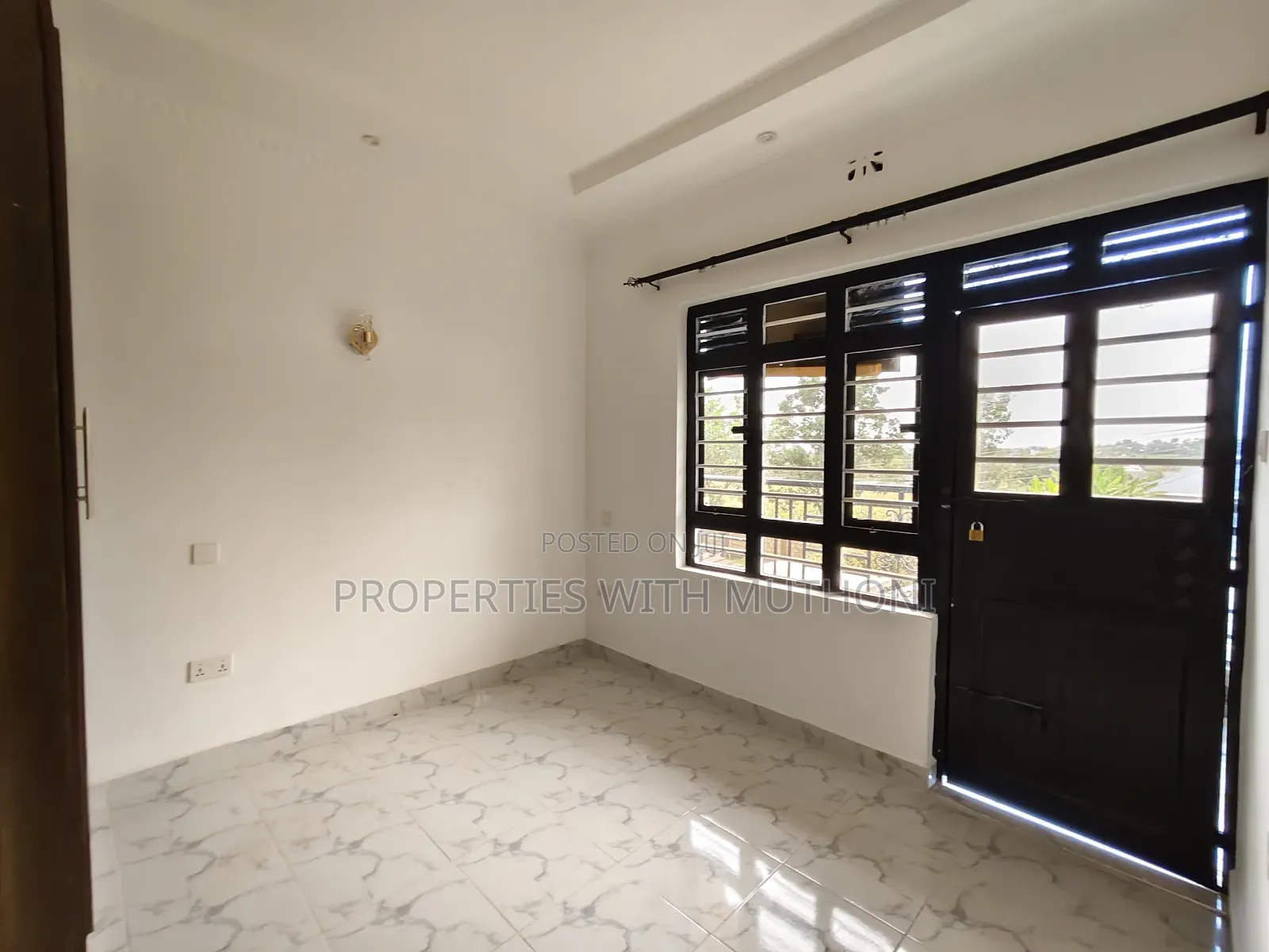 5bdrm Maisonette in Nkoroi for sale