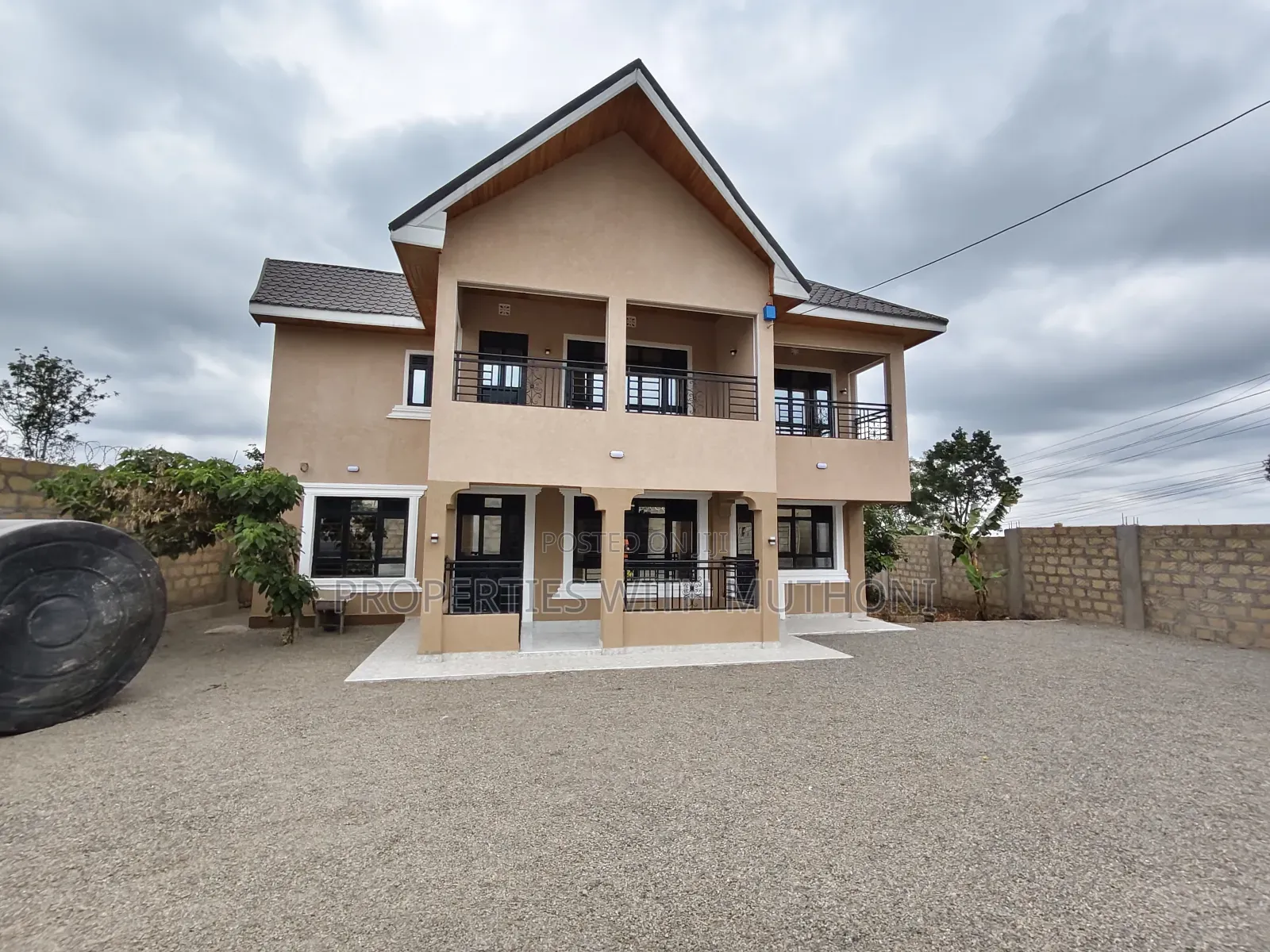 5bdrm Maisonette in Nkoroi for sale
