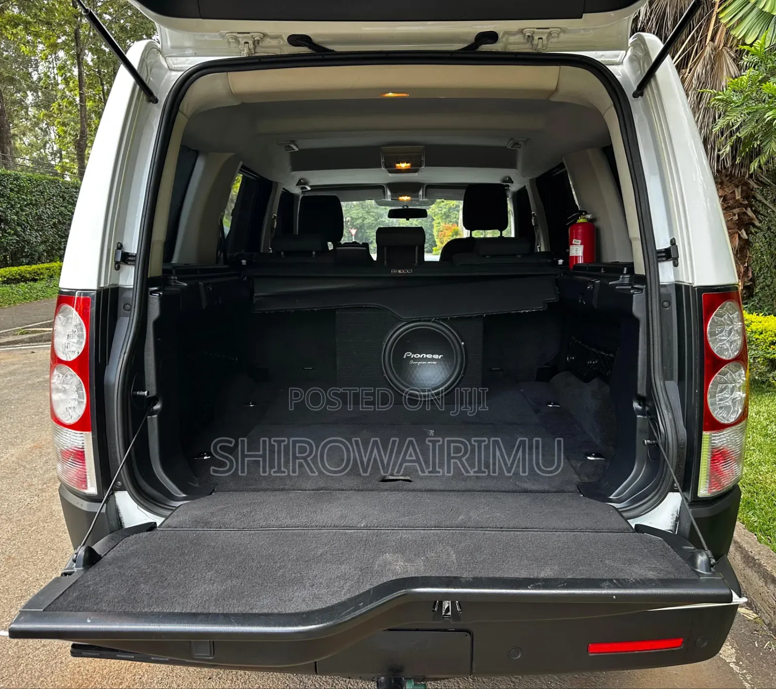 Land Rover Discovery 2013 Pearl
