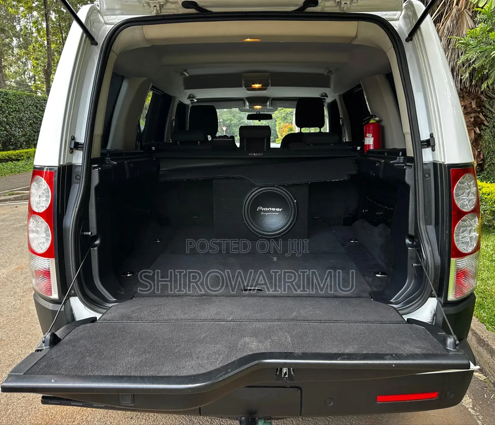 Land Rover Discovery 2013 Pearl