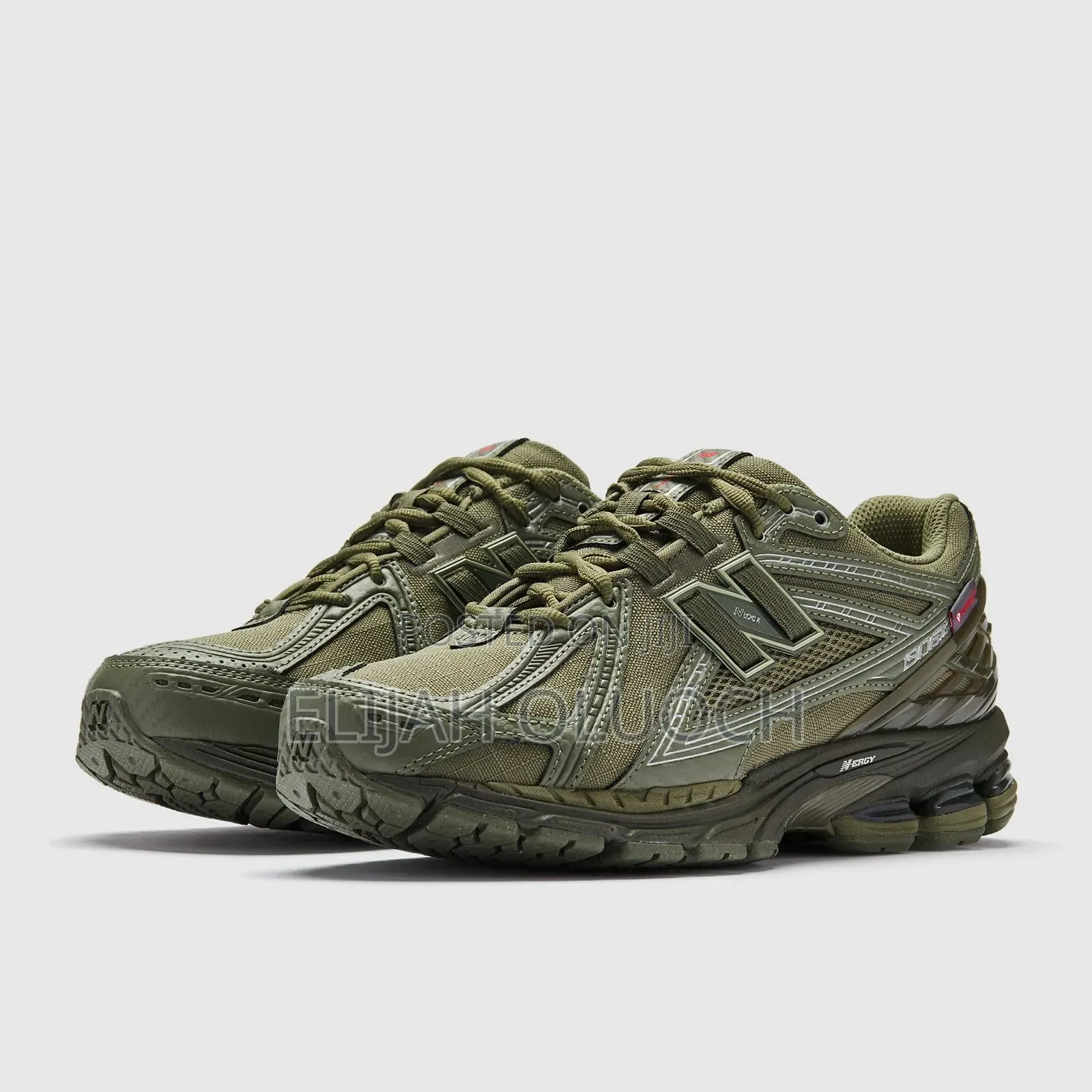 New Balance 1906 “Dark Olive “ 
Quality Leather 
Size 40-45