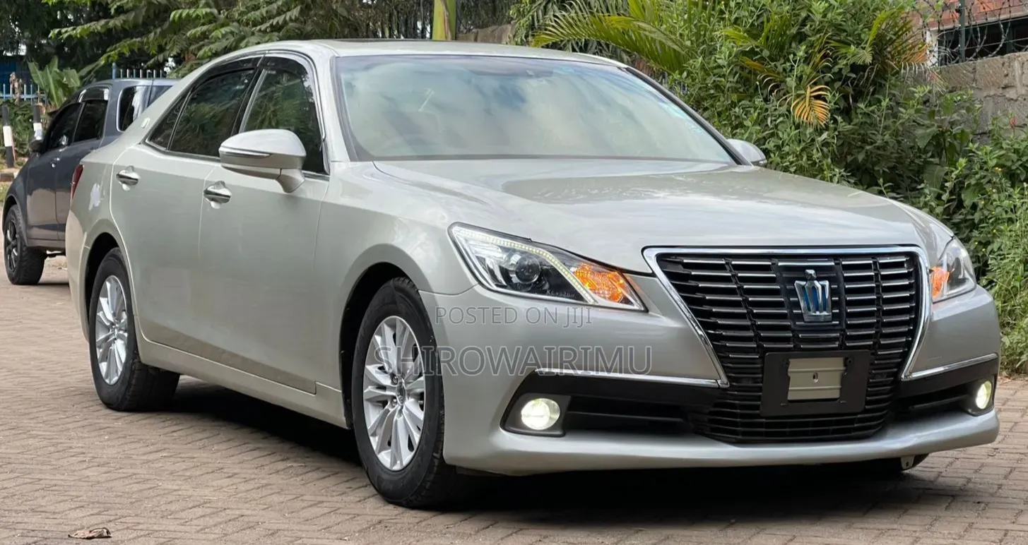 Toyota Crown 2013 Silver