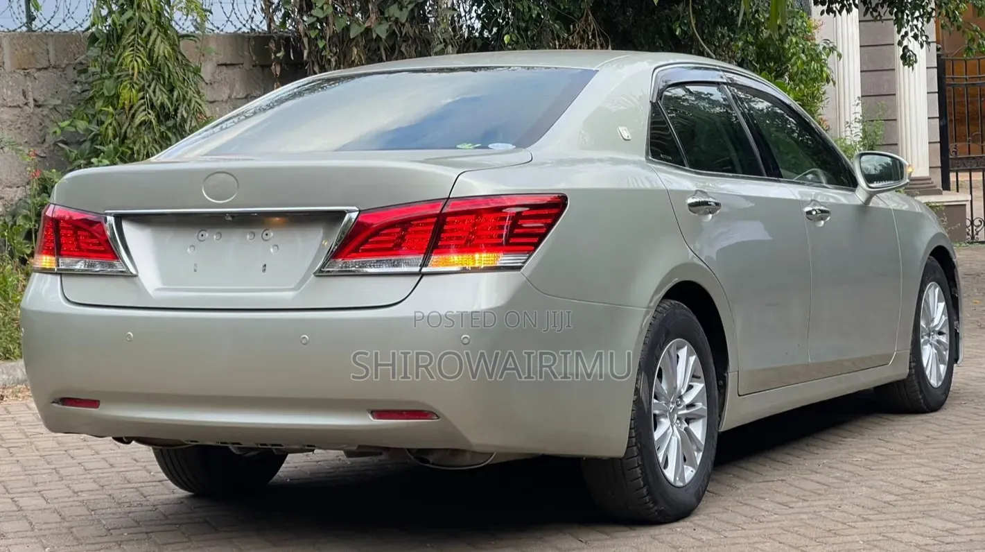 Toyota Crown 2013 Silver