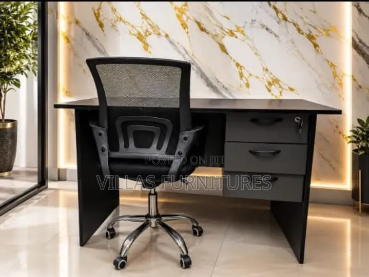 Adjustable Office Mesh Chair With Lockable Office Desks