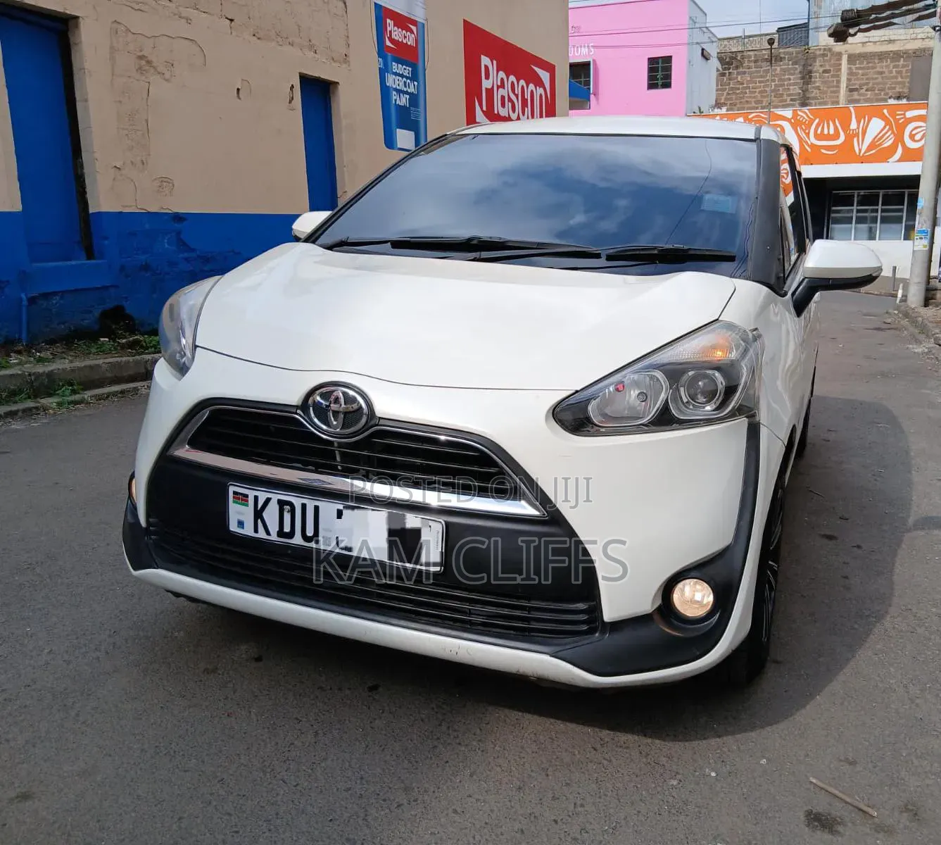 Toyota Sienta 2020 White