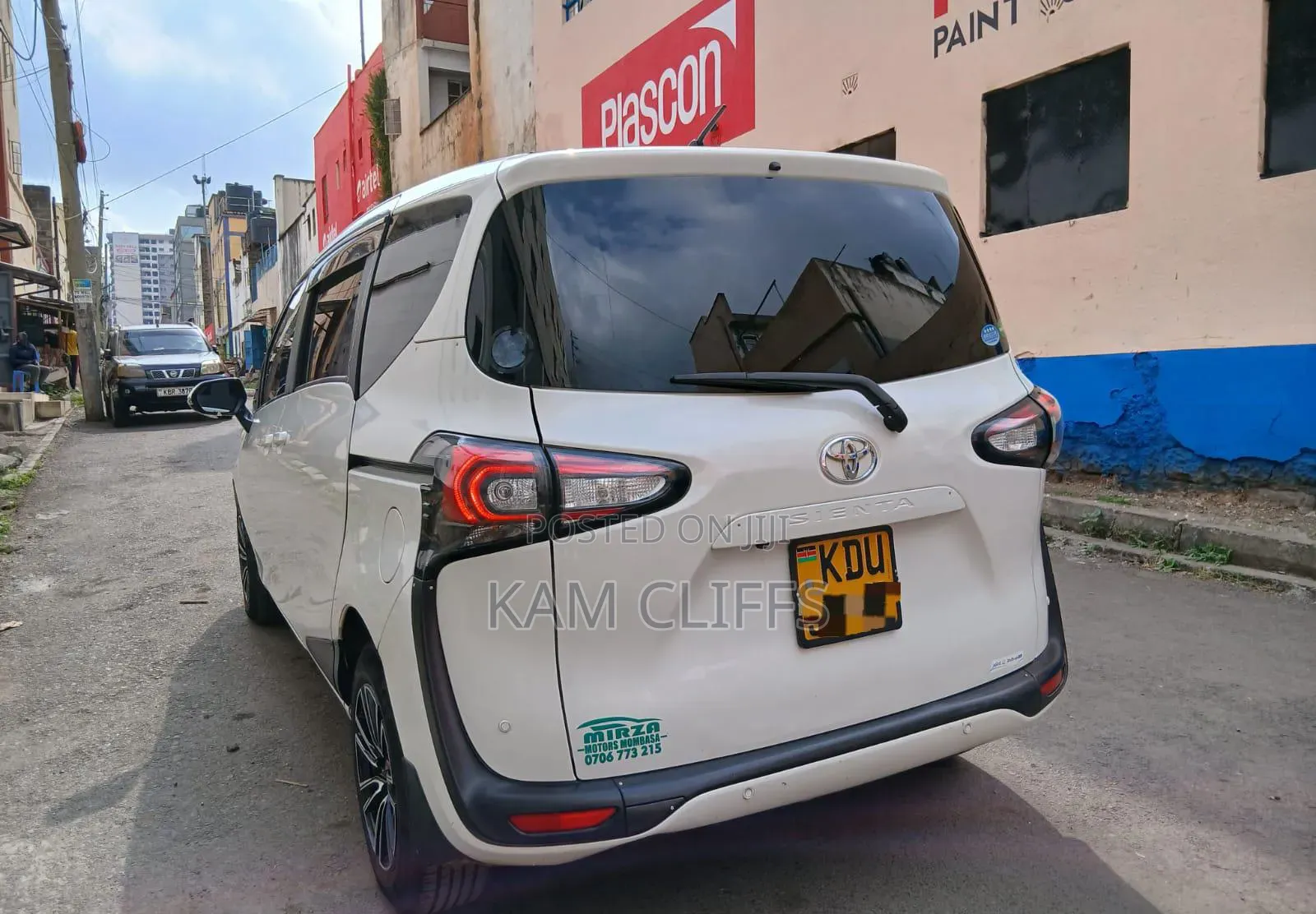 Toyota Sienta 2020 White