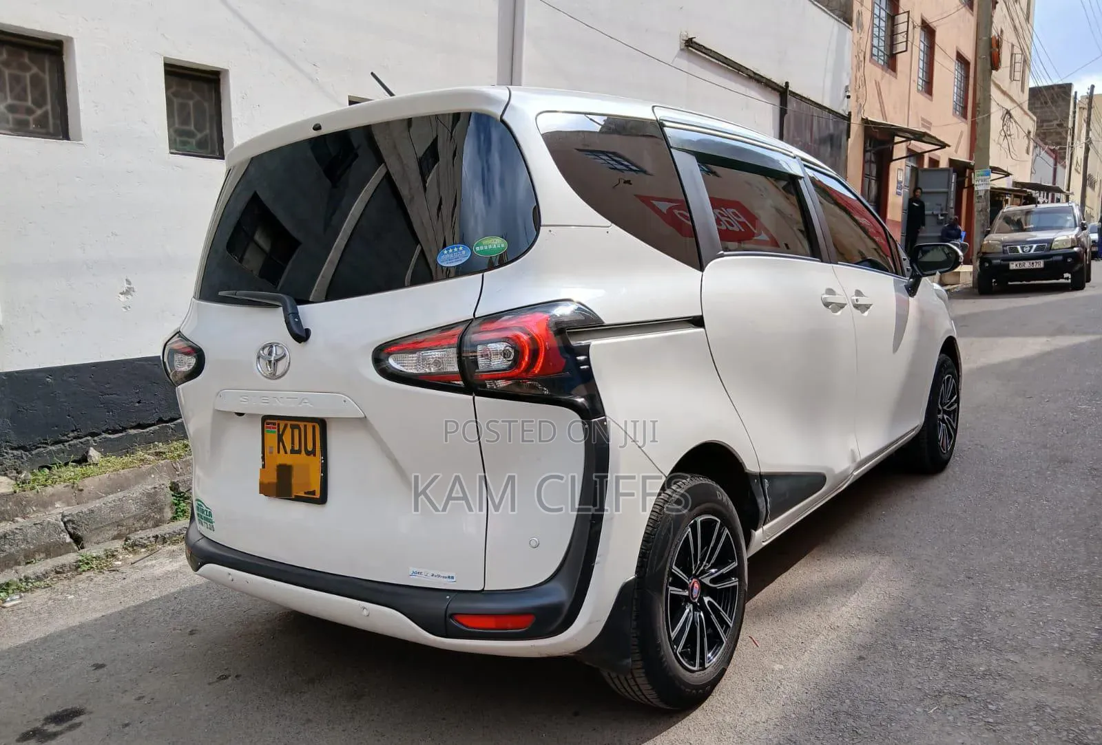 Toyota Sienta 2020 White