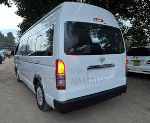 Toyota HiAce 2019 White
