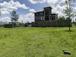 Selling 1/4 Acre in Kahawa Sukari 2 PLTS Adjacent