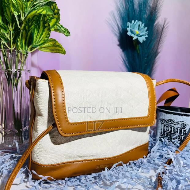 Unique Trendy Handbags. - thumbnail 6