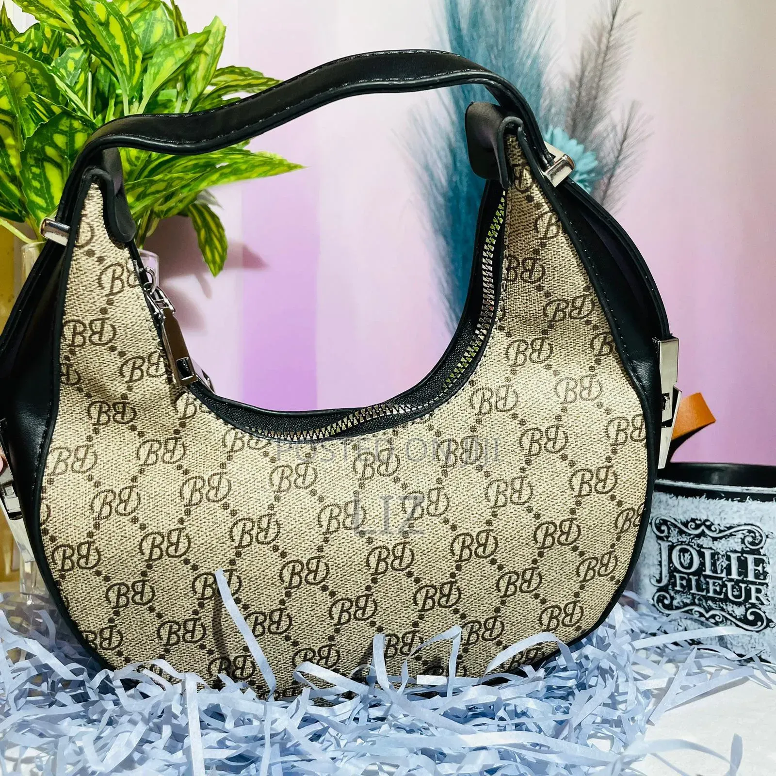 Unique Trendy Handbags.