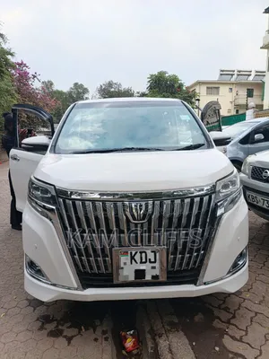 Toyota Esquire 2017 White