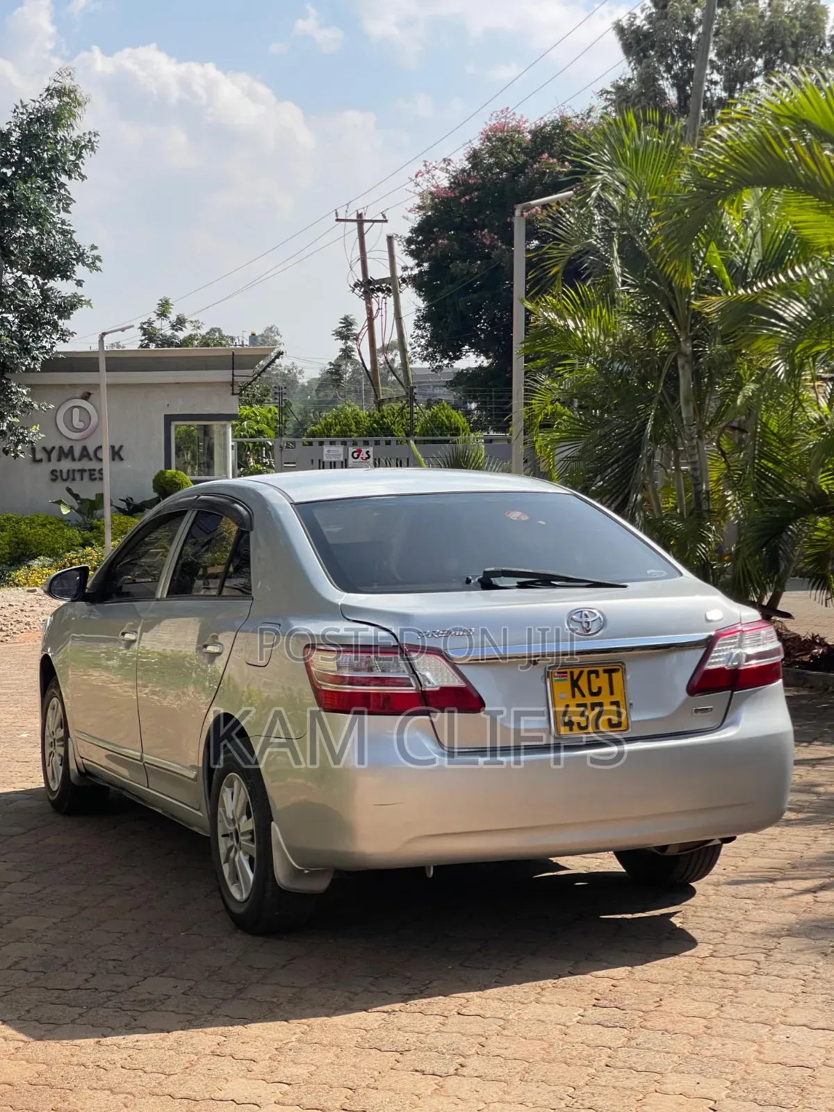 Toyota Premio 2011 Silver
