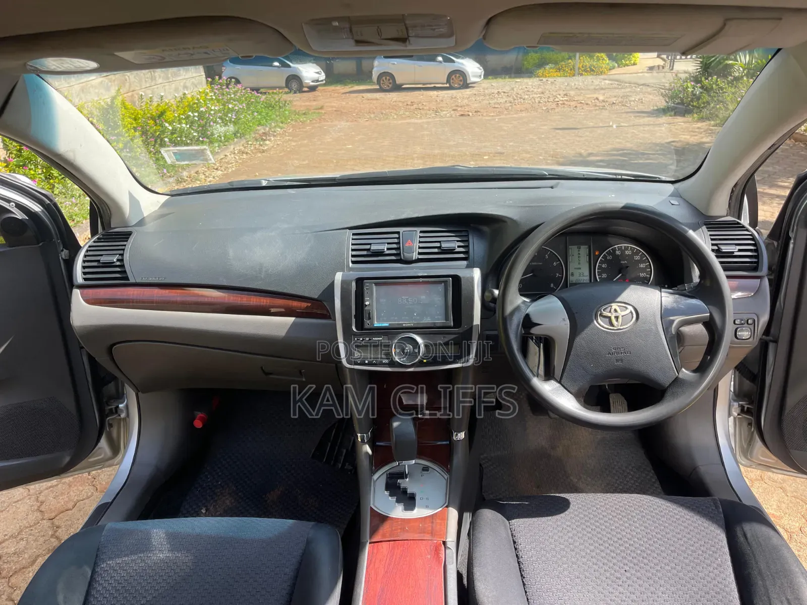 Toyota Premio 2011 Silver